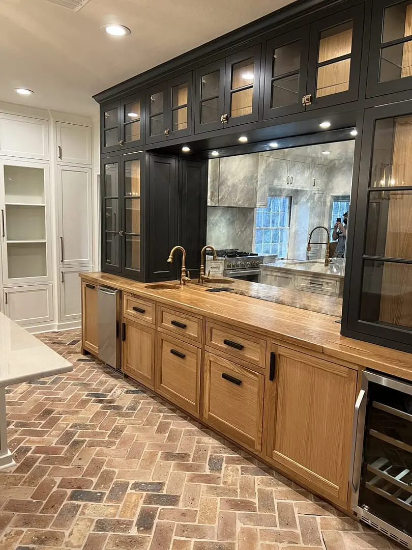 Two-tone kitchen