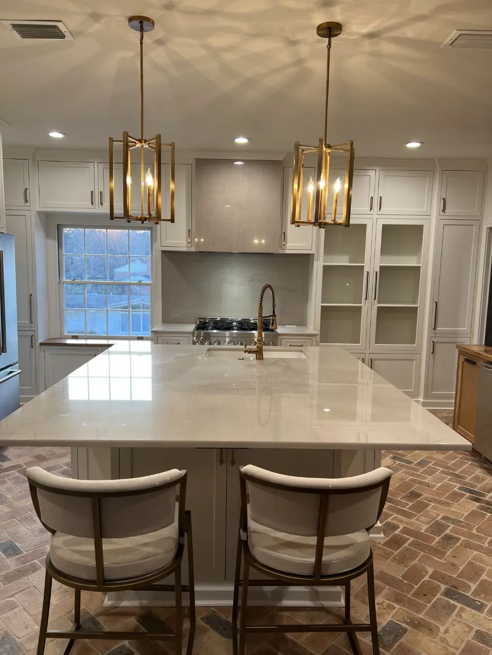 Kitchen with seating island